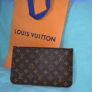 Louis Vuitton Neverfull MM Pouch